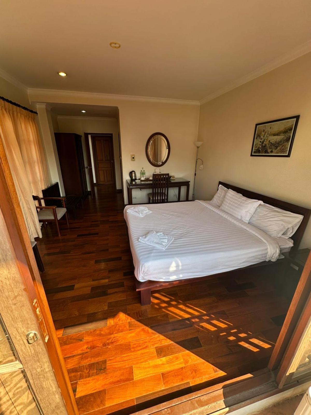 Lanxang Korea Hotel เวียงจันทน์ ภายนอก รูปภาพ